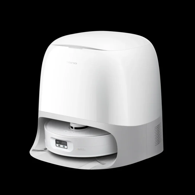 Roborock Qrevo Curv 2 Flow im Test: Weißer Saugroboter mit SpiraFlow-Wischwalze und All-in-One-Station.